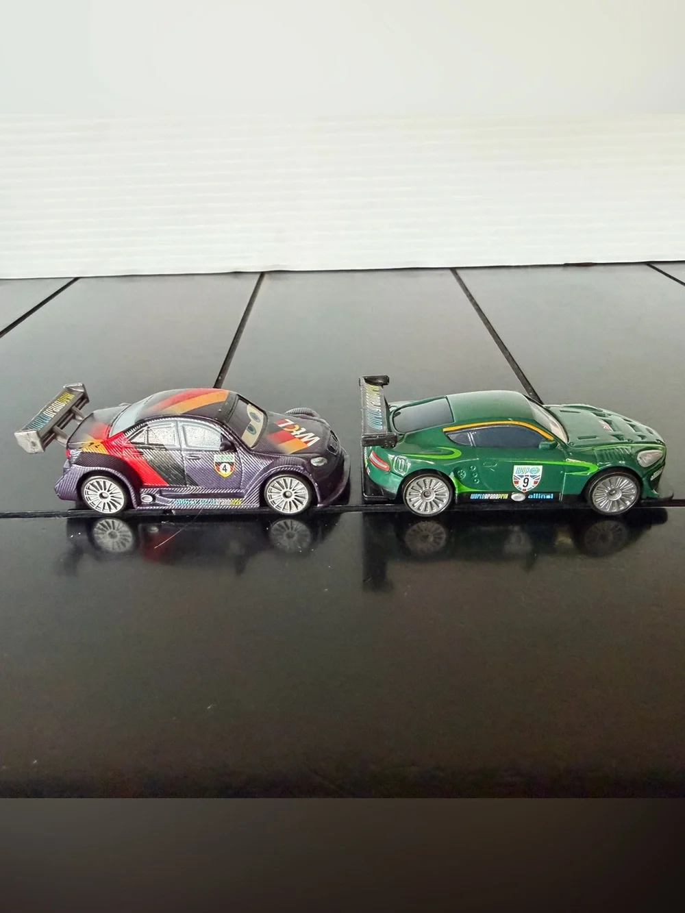 Disney Pixar Cars 2 Max Schnell and Nigel Gearsley 1:55 diecast cars